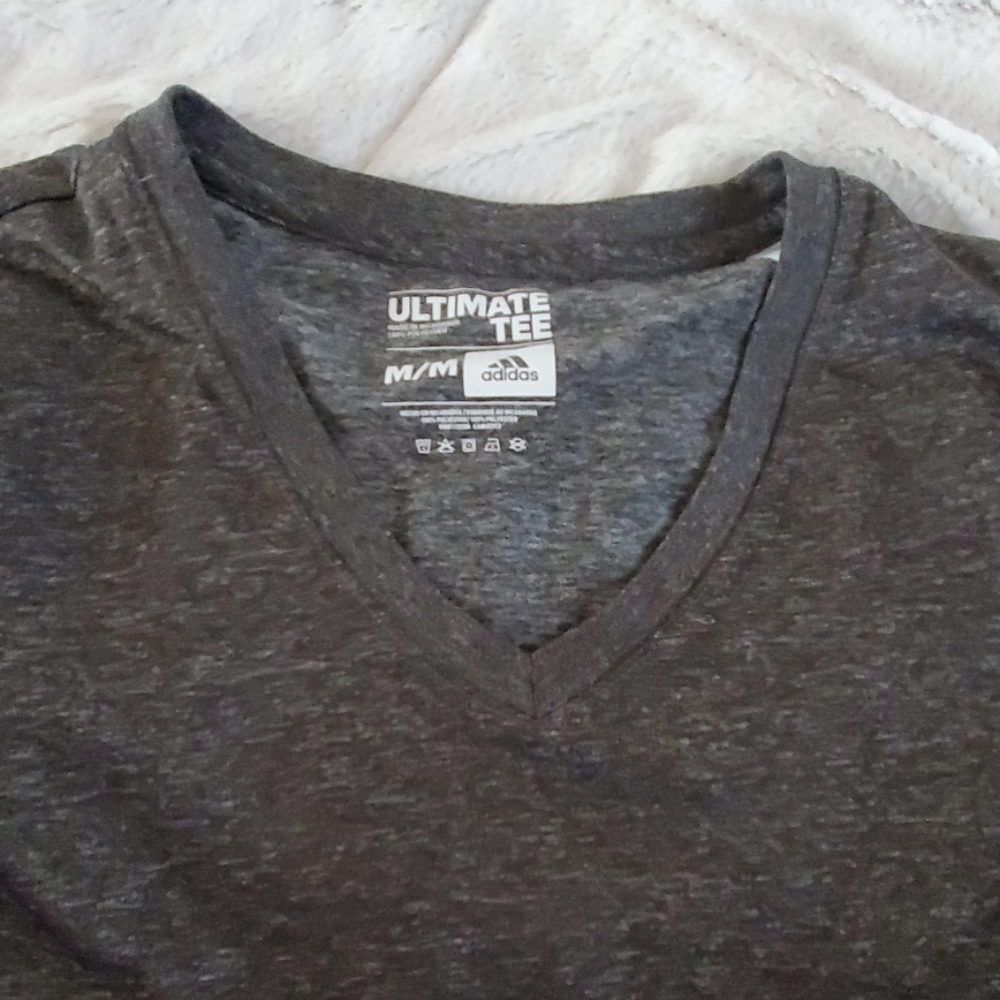 Adidas women's t-shirt size med